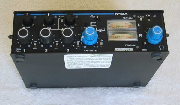 Shure FP32a Field Mixer with Power Supply, bag [FOR REPAIR]