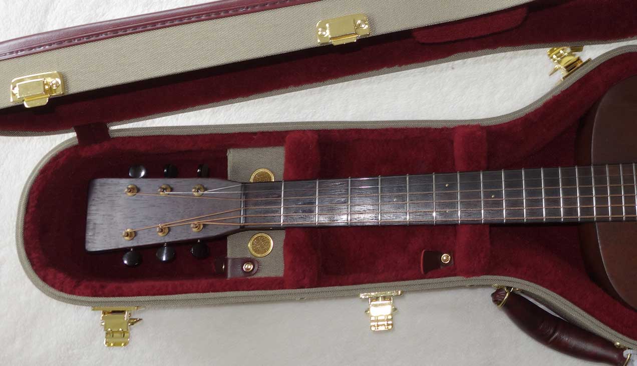 Ameritage AME8 Guitar Case for Martin O17, O18 Size Guitars w