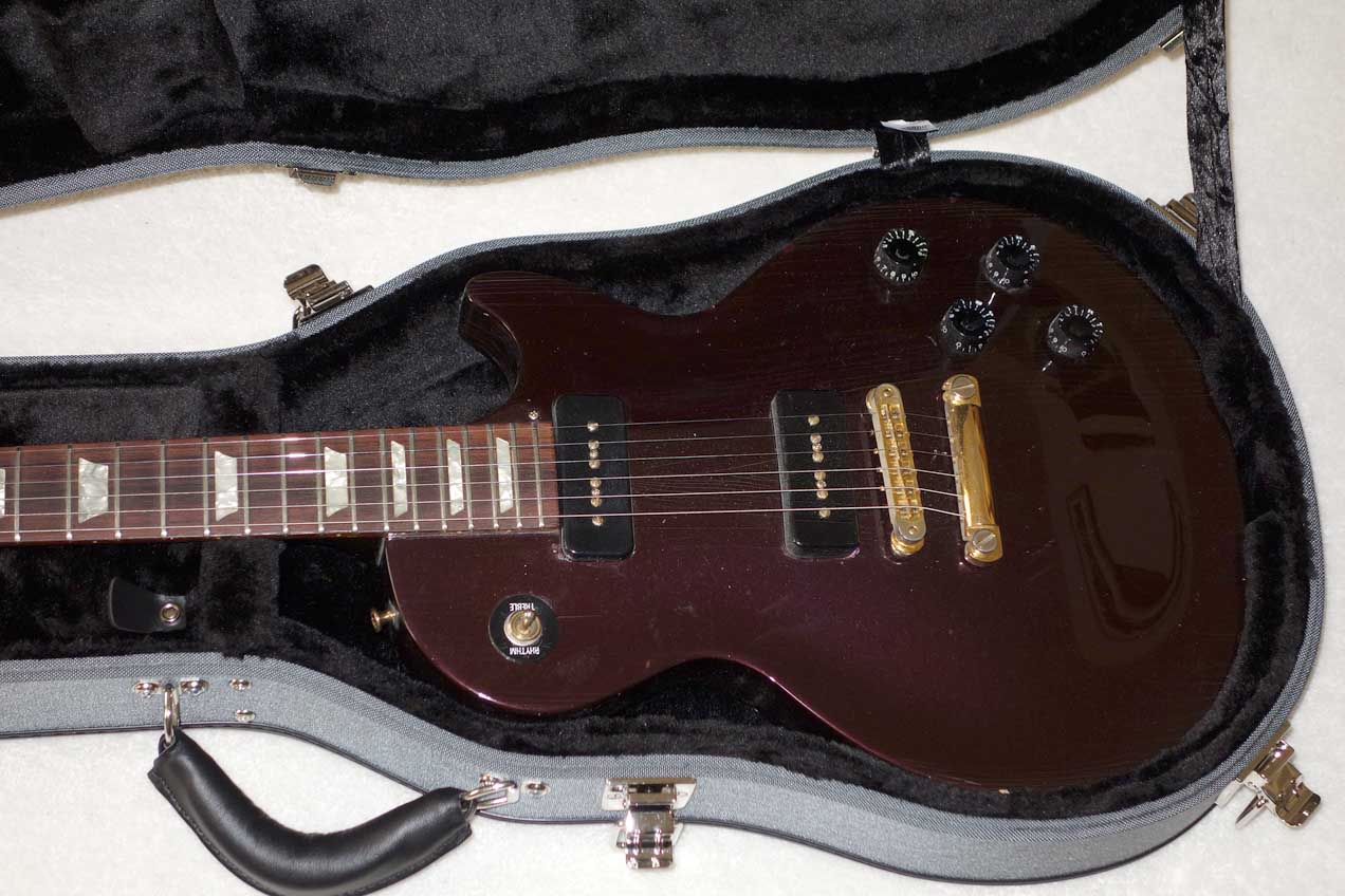 Ameritage AME-S-40 Les Paul Case, Silver Series, Professional 6-Ply Hardshell Arched Case