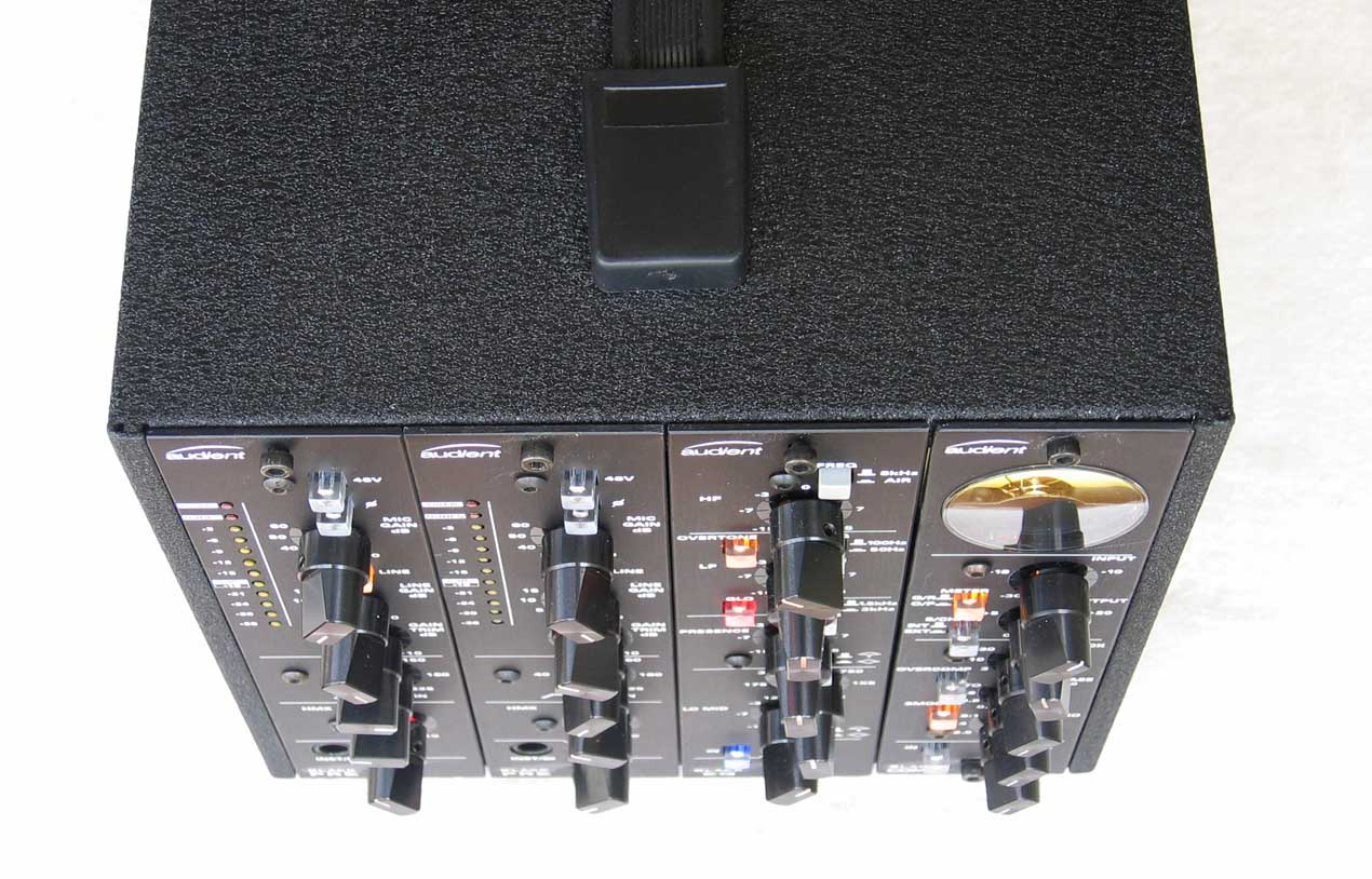AUDIENT Black Series BB4 4-Space Rack Enclosure Lunch Box for Audient Black Pre Comp EQ annd ADC