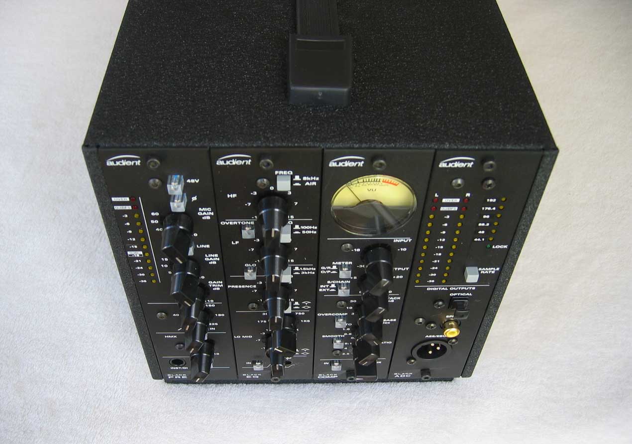 AUDIENT Black Series BB4 4-Space Rack Enclosure Lunch Box for Audient Black Pre Comp EQ annd ADC