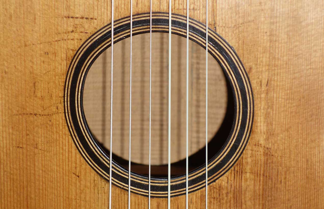 Mazarand Romantic Guitar from Mirecourt, France, 1808
