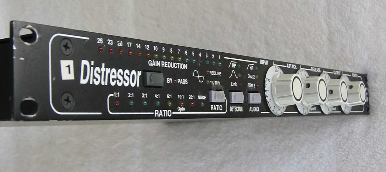 Emprical Labs Distressor - Analog Compressor w/ Vintage Analog Tape Saturation