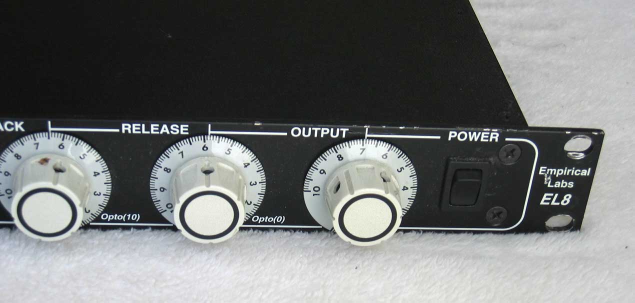 Emprical Labs Distressor - Analog Compressor w/ Vintage Analog Tape Saturation