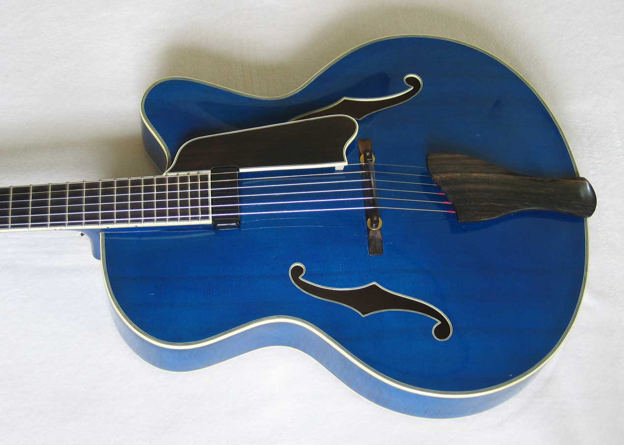 Eastman Uptown AR810 CE 17" Archtop Acoustic-Electric Guitar