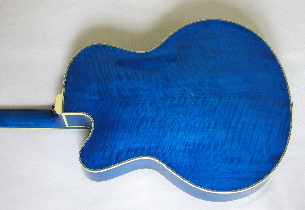 Eastman Uptown AR810 CE 17" Archtop Acoustic-Electric Guitar