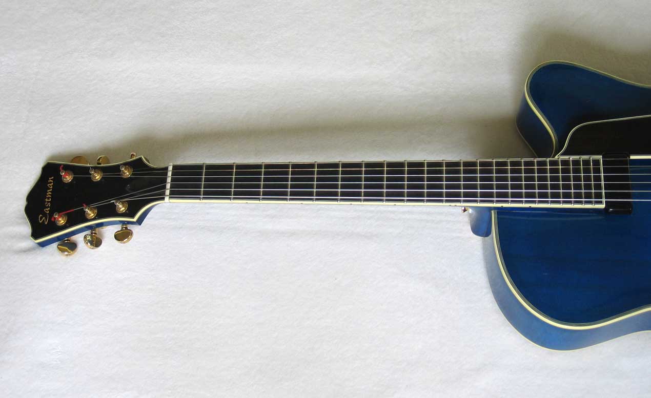 Eastman Uptown AR810 CE 17" Archtop Acoustic-Electric Guitar