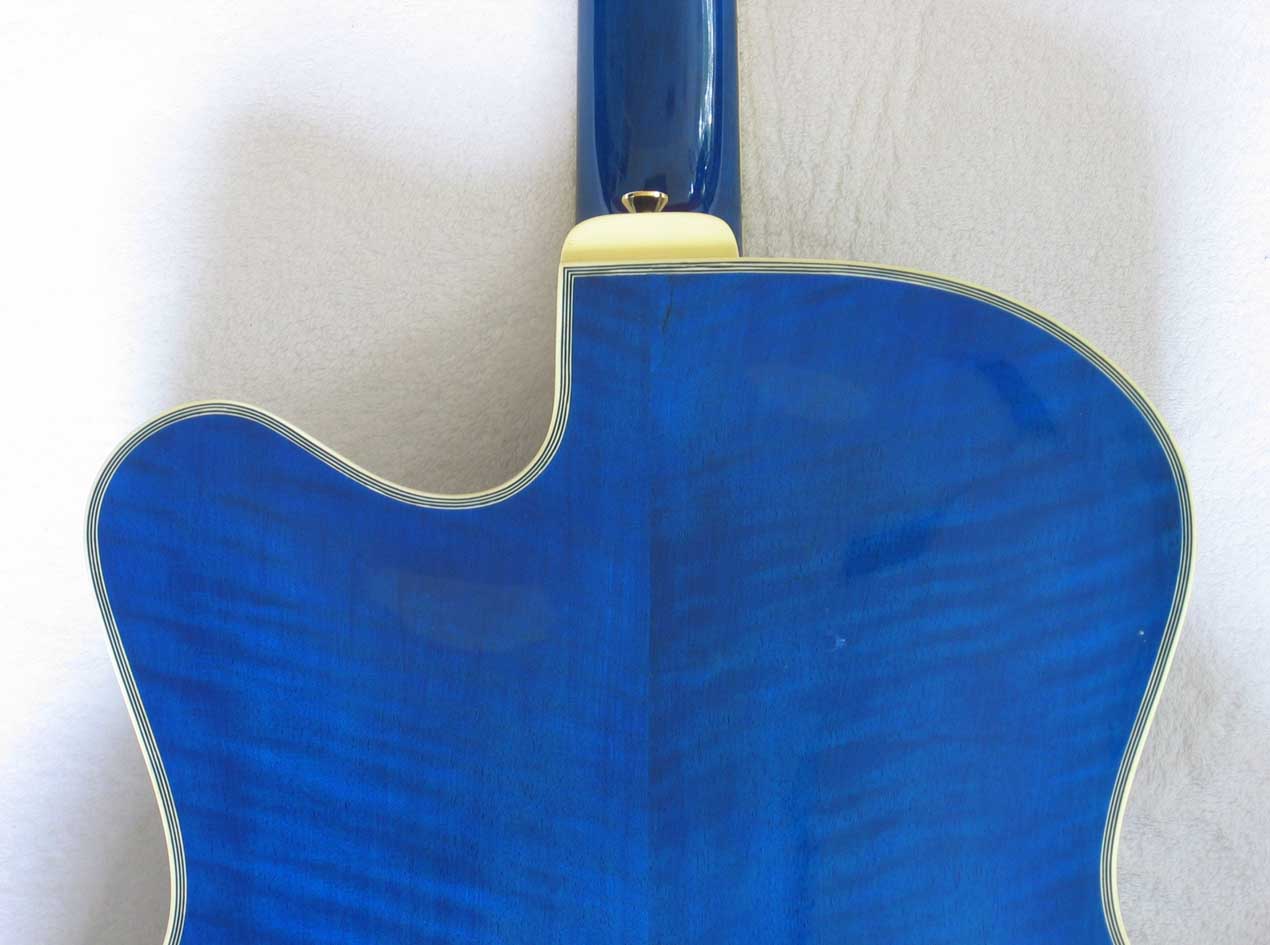 Eastman Uptown AR810 CE 17" Archtop Acoustic-Electric Guitar