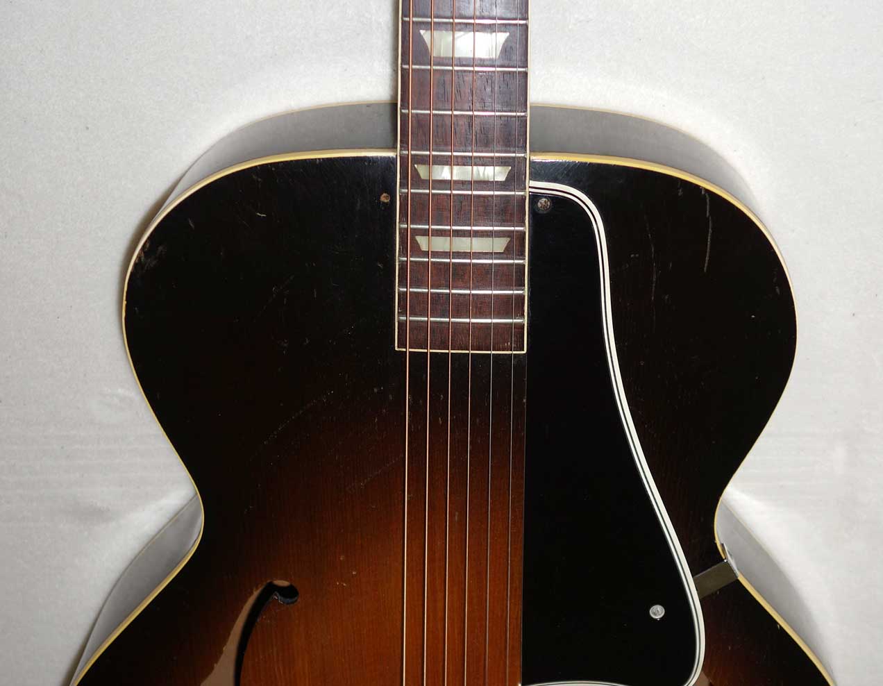 Vintage Gibson L50 Archtop Guitar w/Case, Sunburst Finish