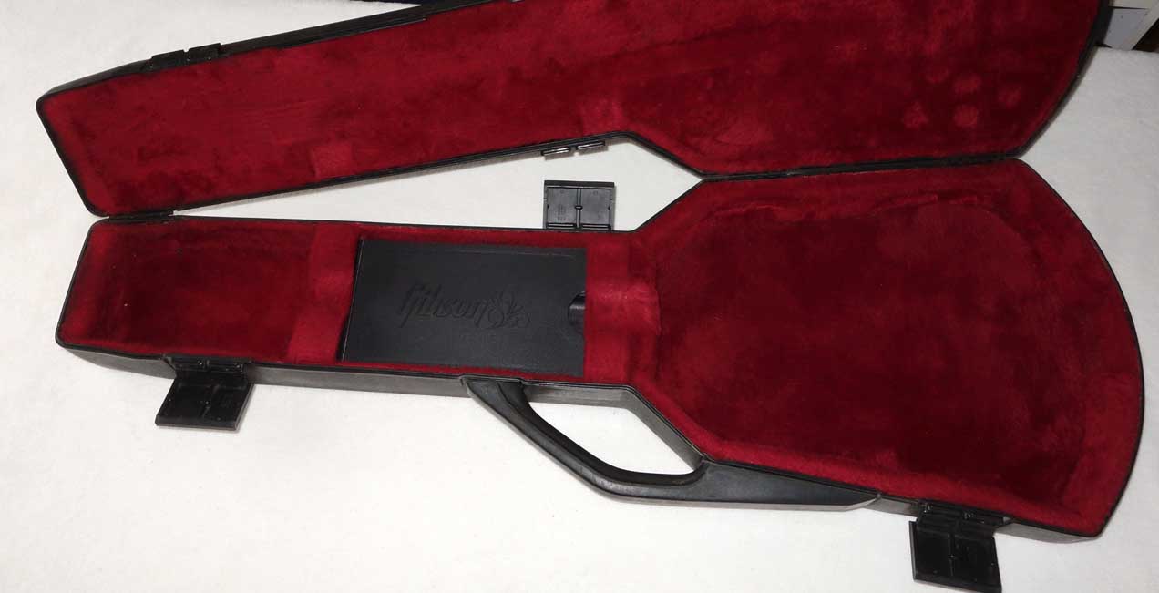 Vintage 1980 Gibson Protector Generation 1 Guitar Case, 3-Latch Case for Norlin Era Gibson SG