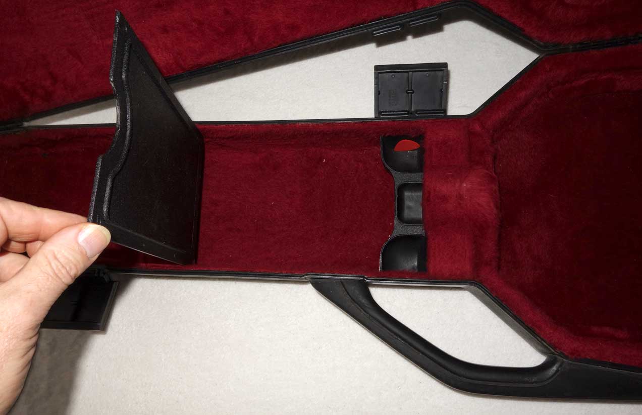 Vintage 1980 Gibson Protector Generation 1 Guitar Case, 3-Latch Case for Norlin Era Gibson SG
