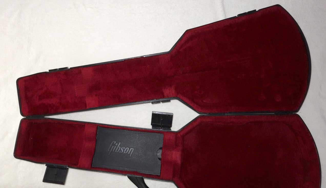 Vintage 1980 Gibson Protector Generation 1 Guitar Case, 3-Latch Case for Norlin Era Gibson SG