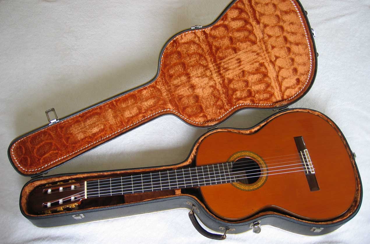 Vintage 1973 KOHNO Model 10 Classical Guitar & Case [Cedar/Indian Rosewood]