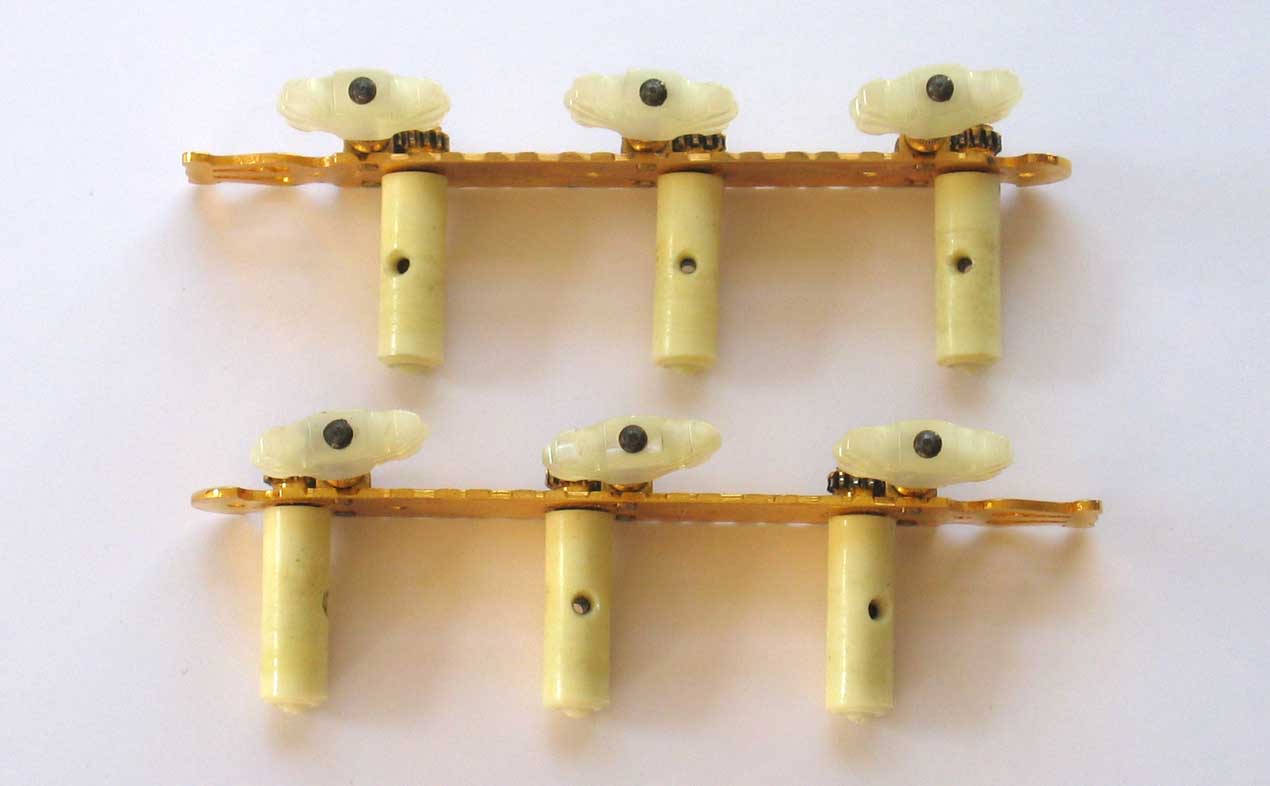 1972 Kohno Model 15 Classical Guitar OEM Gotoh Tuners