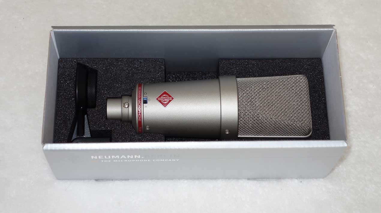 Neuman TLM-127 Set A Multi-Pattern Condenser Mic w/Stand Mount