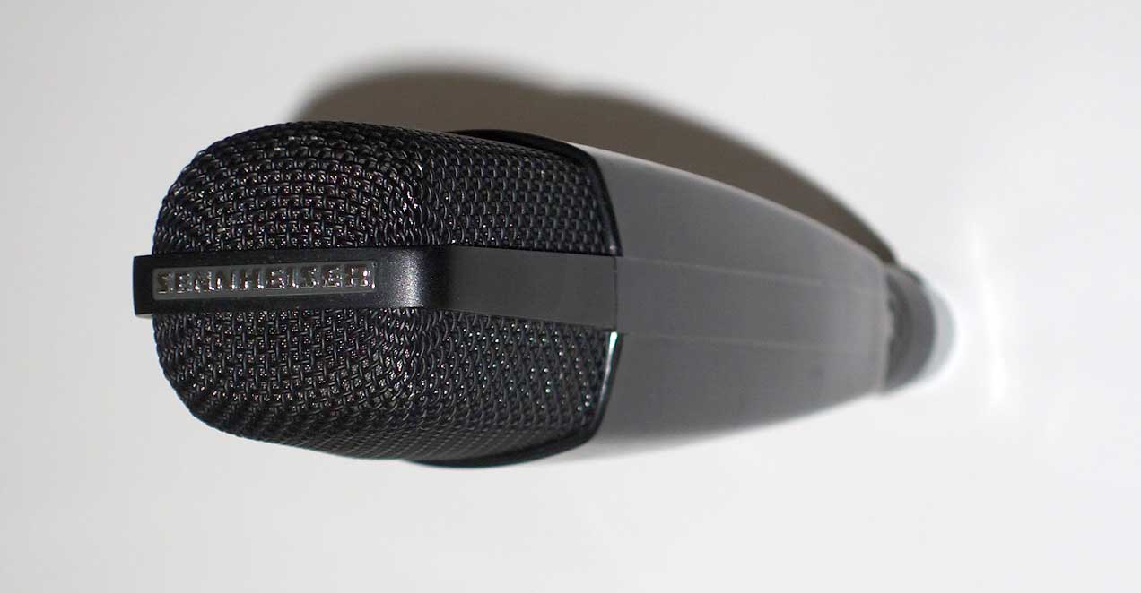Vintage Sennheiser MD421-U5 Dynamic Mic, Cardioid Pattern