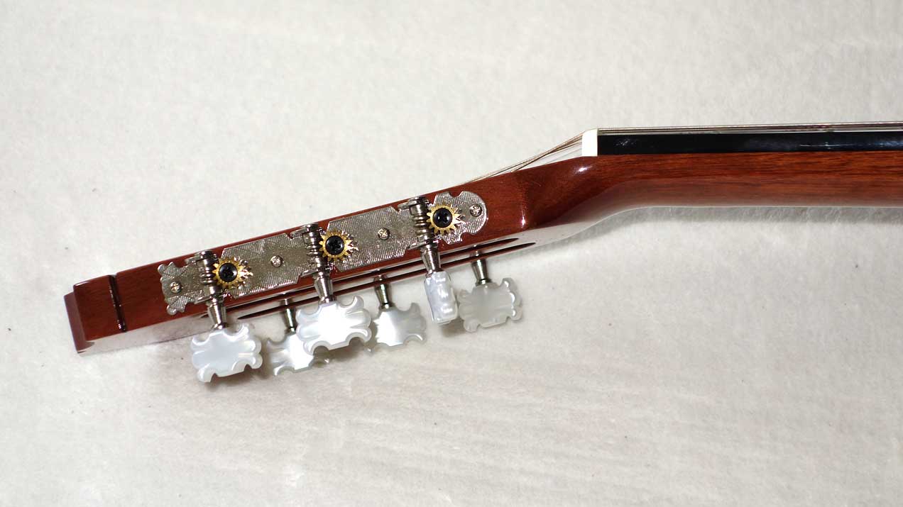 Yamaha CG111C Classical Guitar w/ Case, Solid Cedar Top